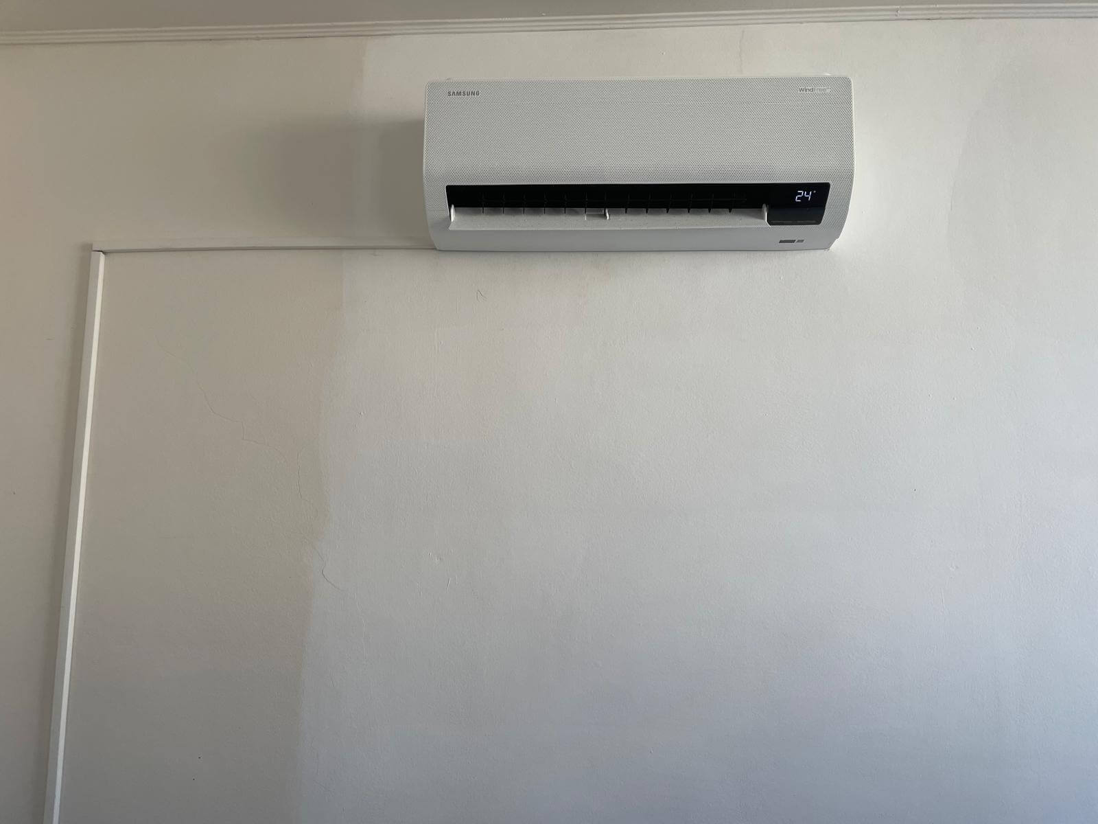 Vnútorná jednotka Samsung 3,5kW - ovládanie cez aplikáciu je samozrejmosťou.